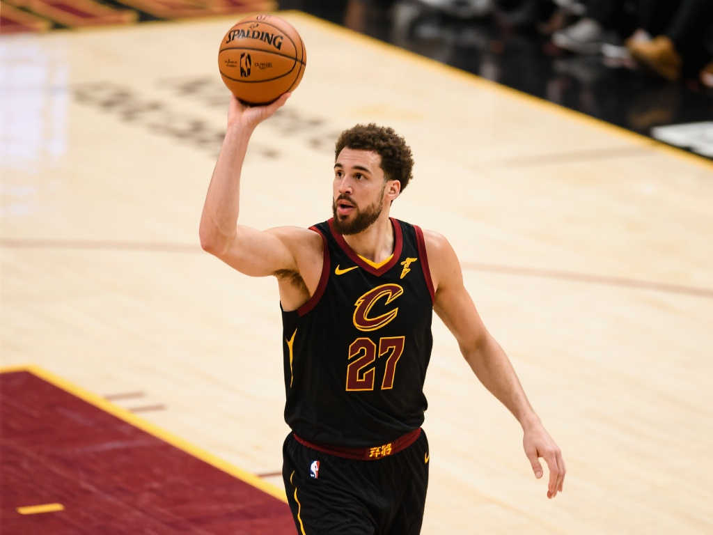 和荣耀却只 和荣耀却只